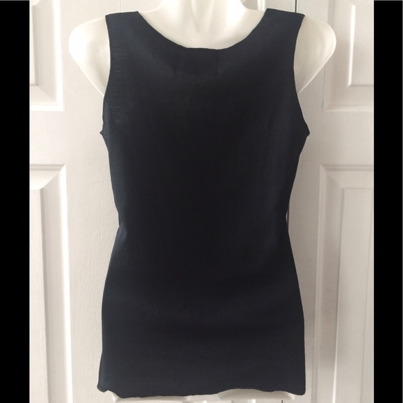 🆕SWEET BLACK TANK TOP WITH GOLD WINGS - Picture 7 of 8