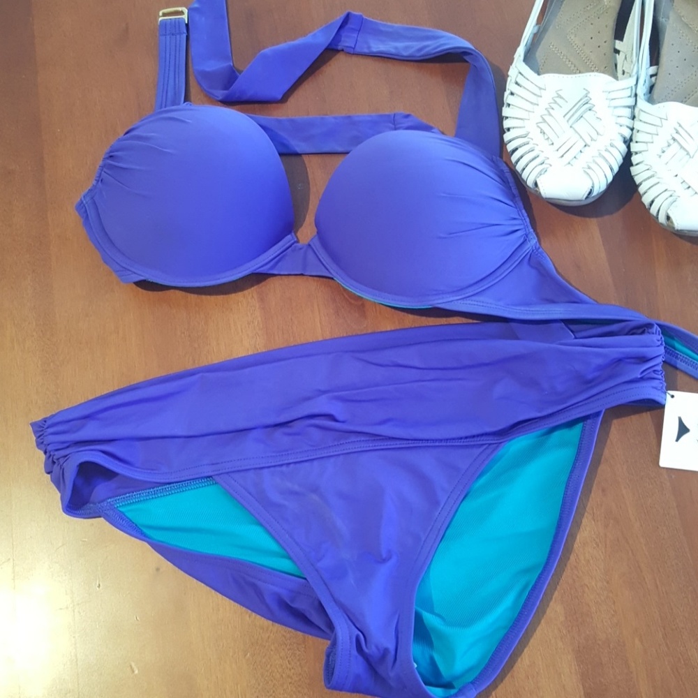 Blue padded Victoria Secret top. 34B