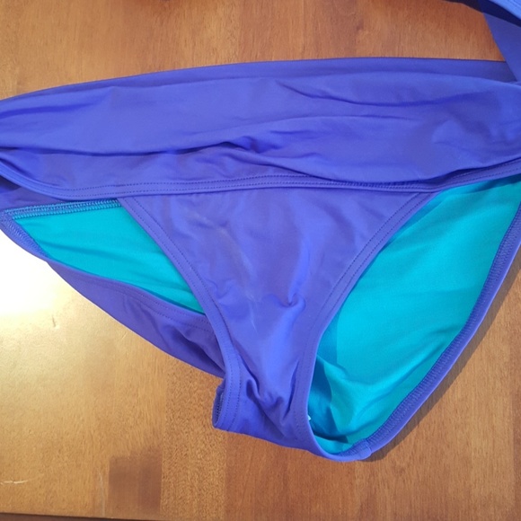Blue padded Victoria Secret top. 34B - Picture 3 of 4