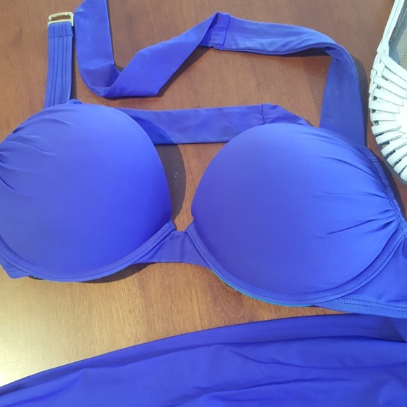 Blue padded Victoria Secret top. 34B - Picture 4 of 4