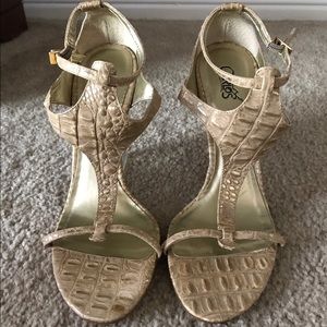 Sexy gold wedges