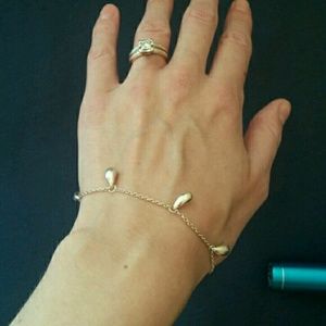 Listing for @cancam08 - Tiffany teardrop bracelet