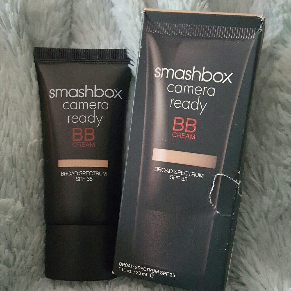 🔴Smashbox (fairly-light) camera ready BB Cream