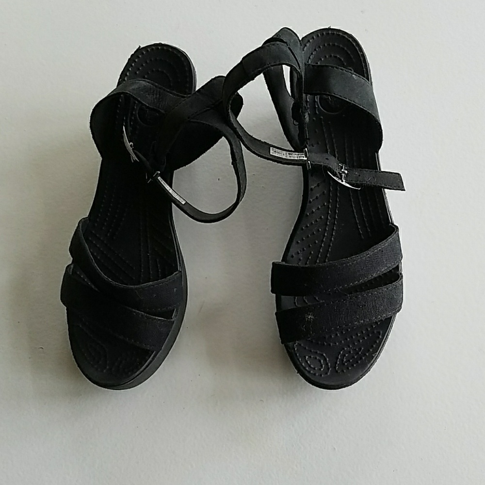 Croc Black Wedges