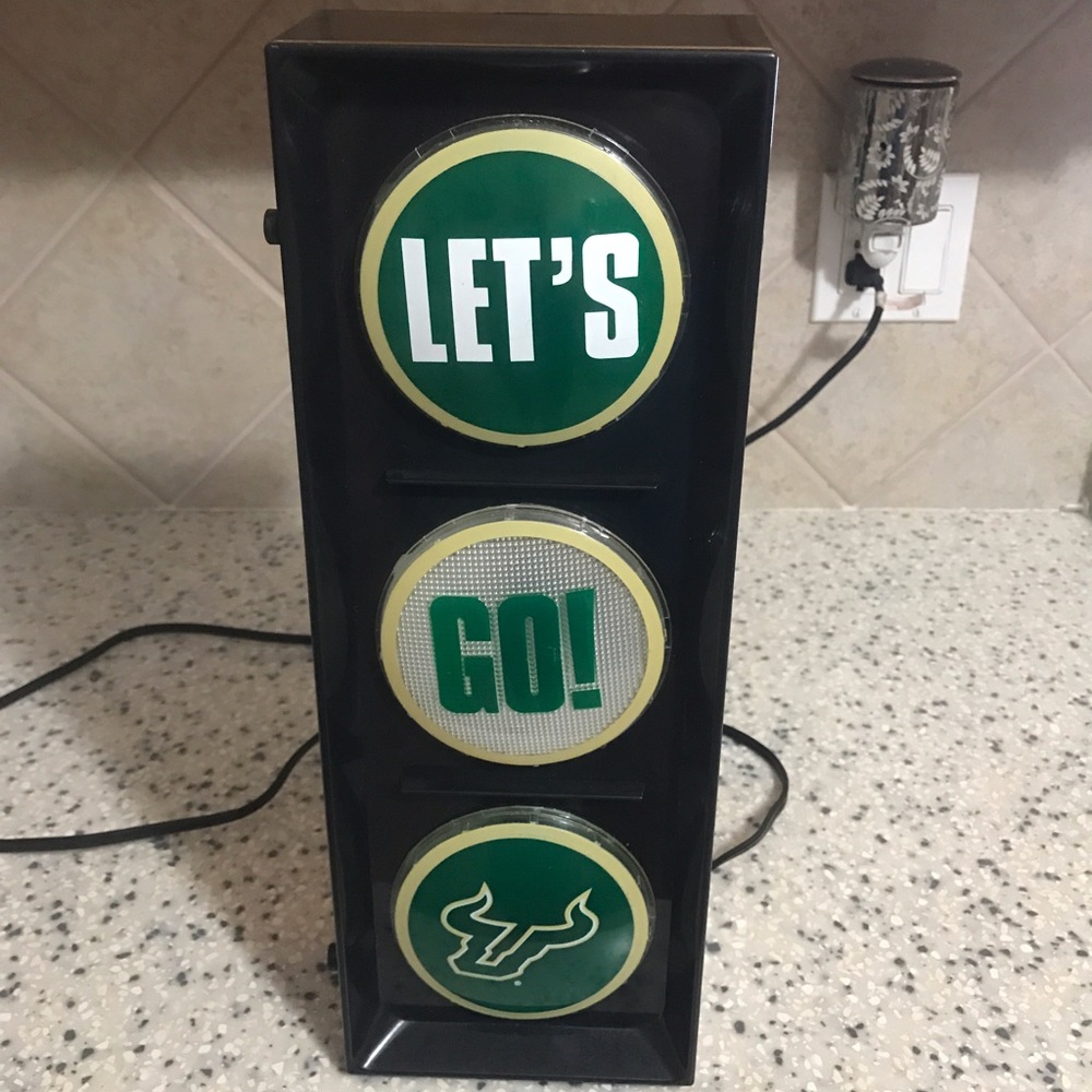 USF Bulls light