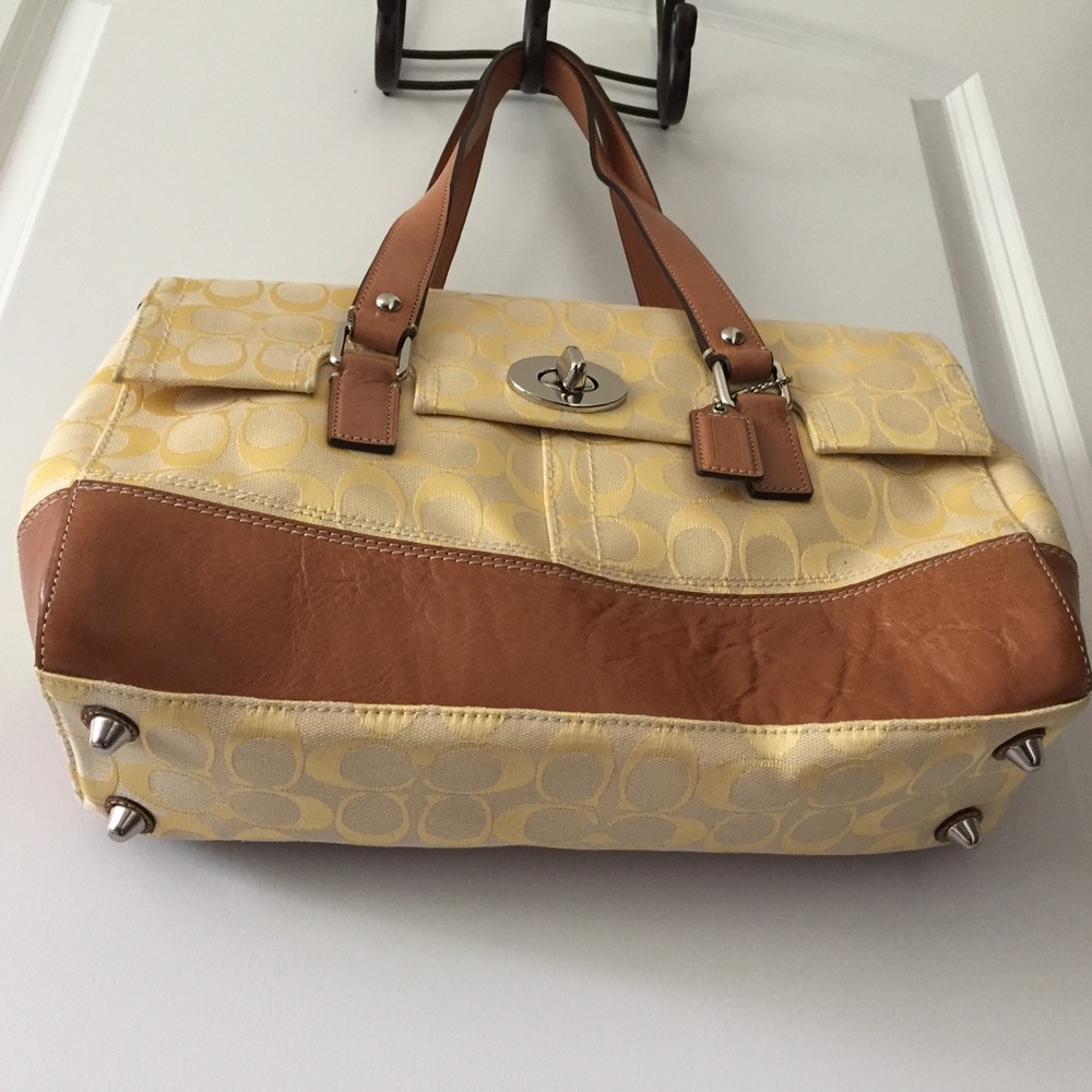 Coach Yellow Signature Hamptons Flap Satchel - Picture 4 of 4