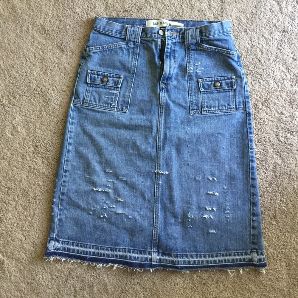 Gap Jean Distressed skirt