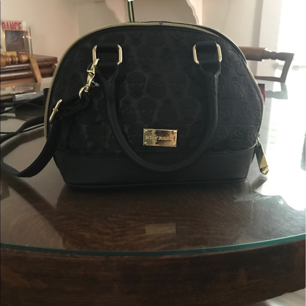 Betsey Johnson small black skull bag