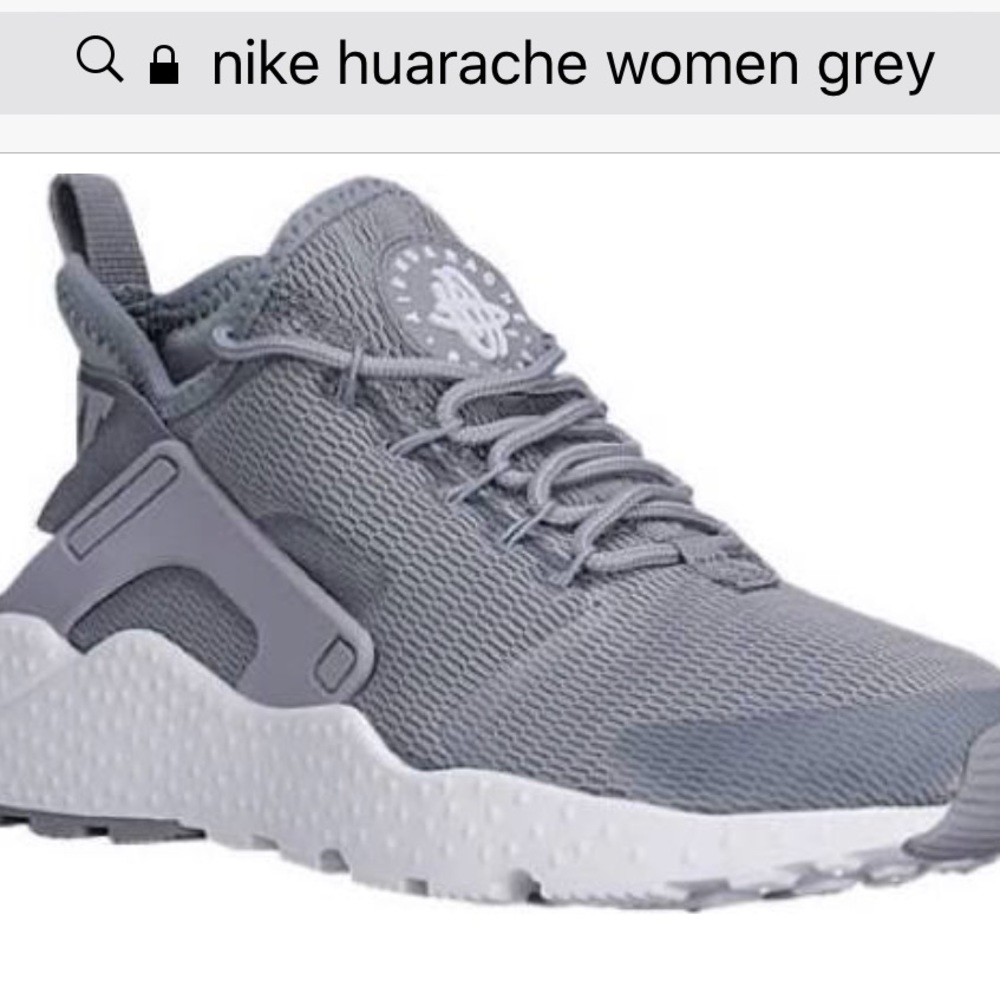 Women's size 7 Nike huaraches