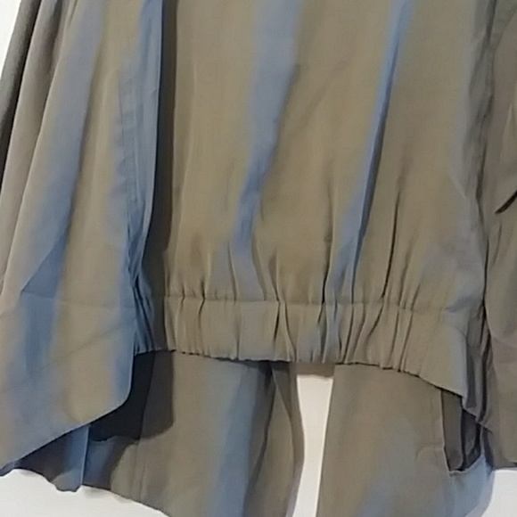 It's a beautiful Jones New York waist jacket. - Picture 5 of 7