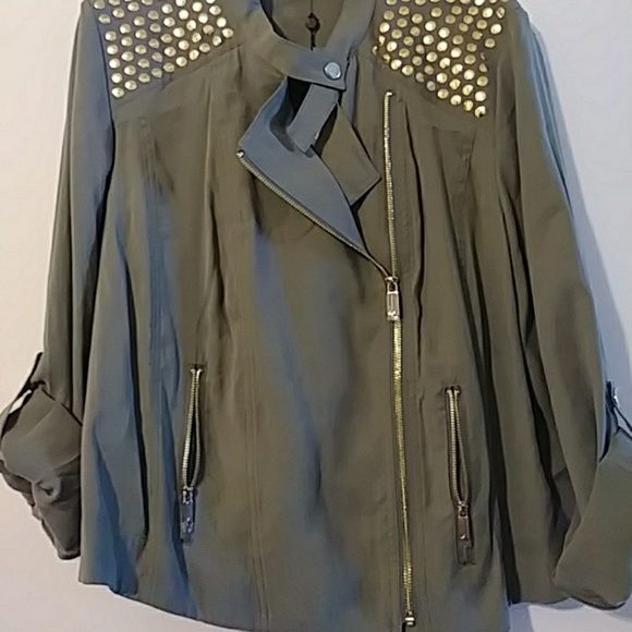 It's a beautiful Jones New York waist jacket. - Picture 7 of 7