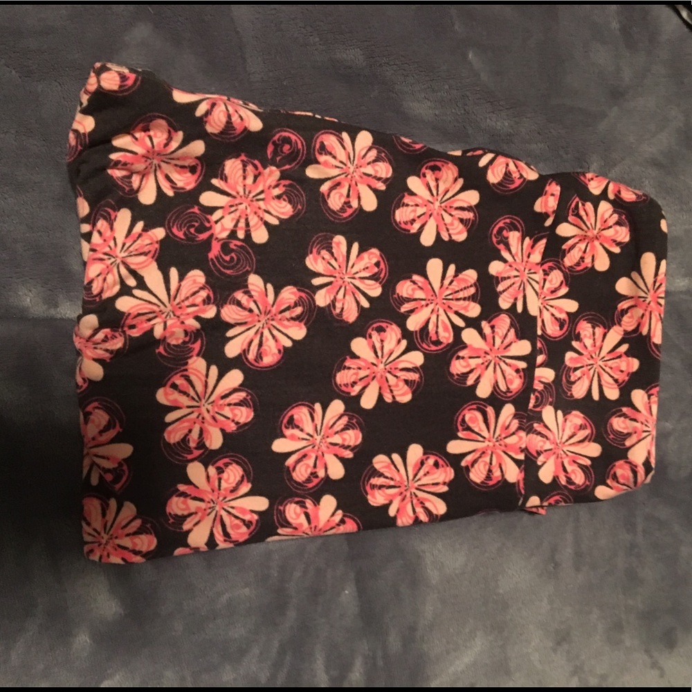 OS daisy leggings NWT