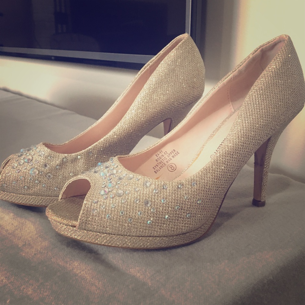 Showstopping Nude Sparkle Heels with Rhinestones