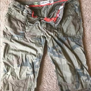 American Eagle cargo shorts camps Sz 14