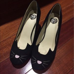 TUK cat heels