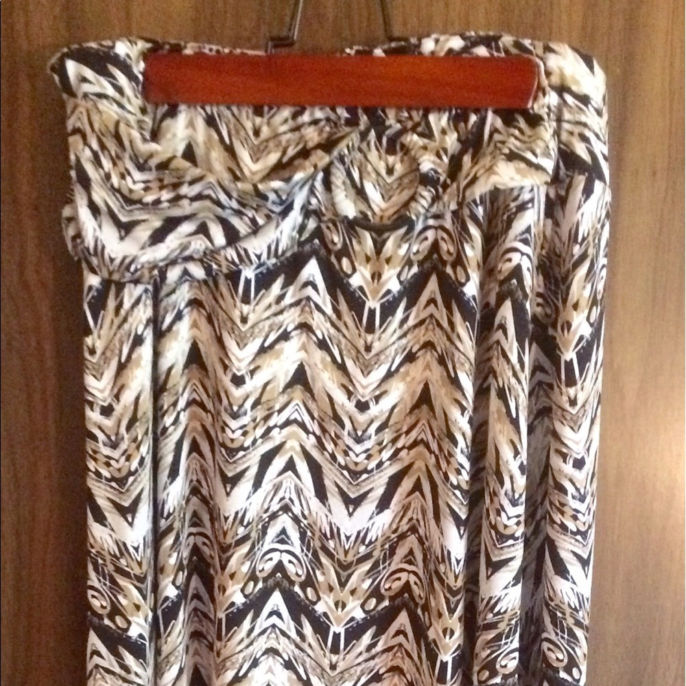 ❤️FREE if bundled❤️Knee length skirt multi-color