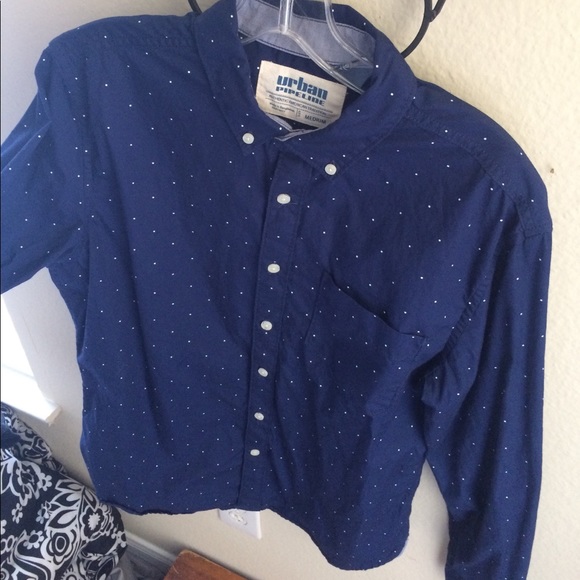 NWOT Men's Button-Up Shirt. - Picture 2 of 4