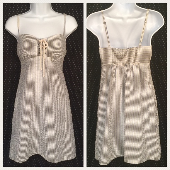 Sperry Dresses & Skirts - 💥Flash Sale Sperry Top-Sider Seersucker Dress
