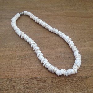 Pucca shell choker necklace