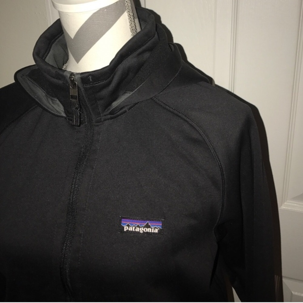 Patagonia Black Hooded Jacket Size Small