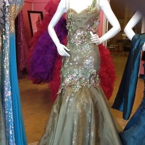 Perfect for prom weddings or any special occasion