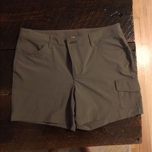 Eddie Bauer midi shorts