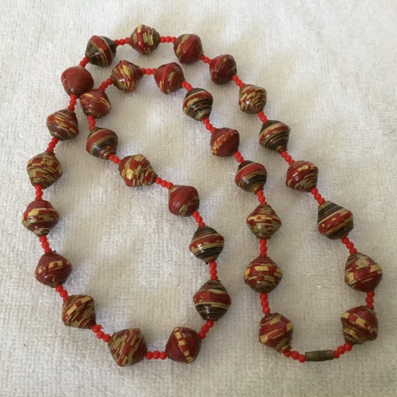 Gorgeous crackle red/gold wood bead necklace! - Picture 2 of 7