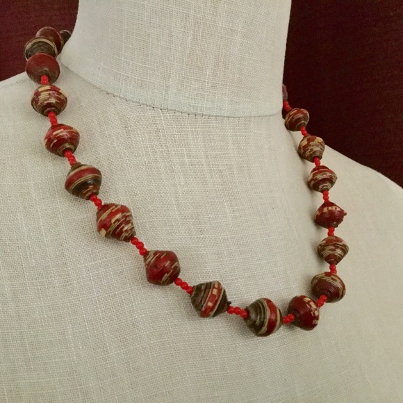 Gorgeous crackle red/gold wood bead necklace! - Picture 4 of 7