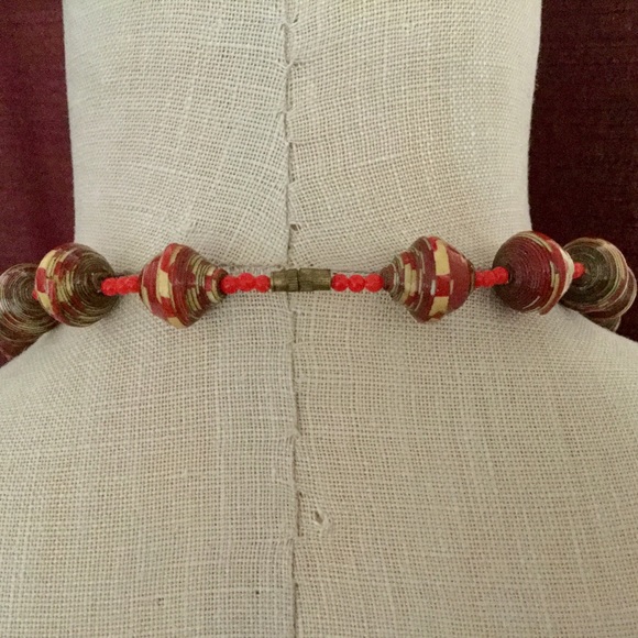 Gorgeous crackle red/gold wood bead necklace! - Picture 5 of 7