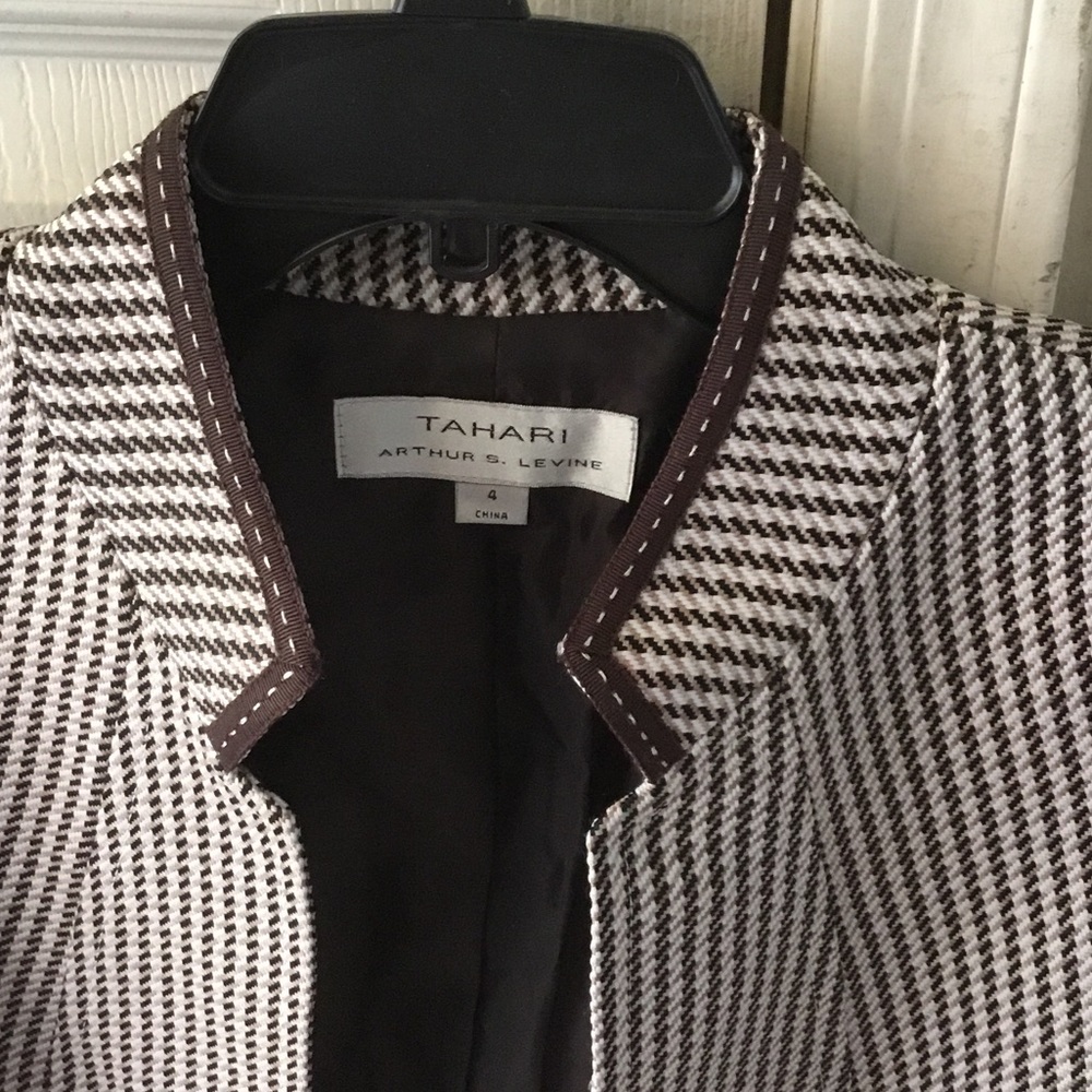 Tahari Open Front Jacket - Picture 2 of 3