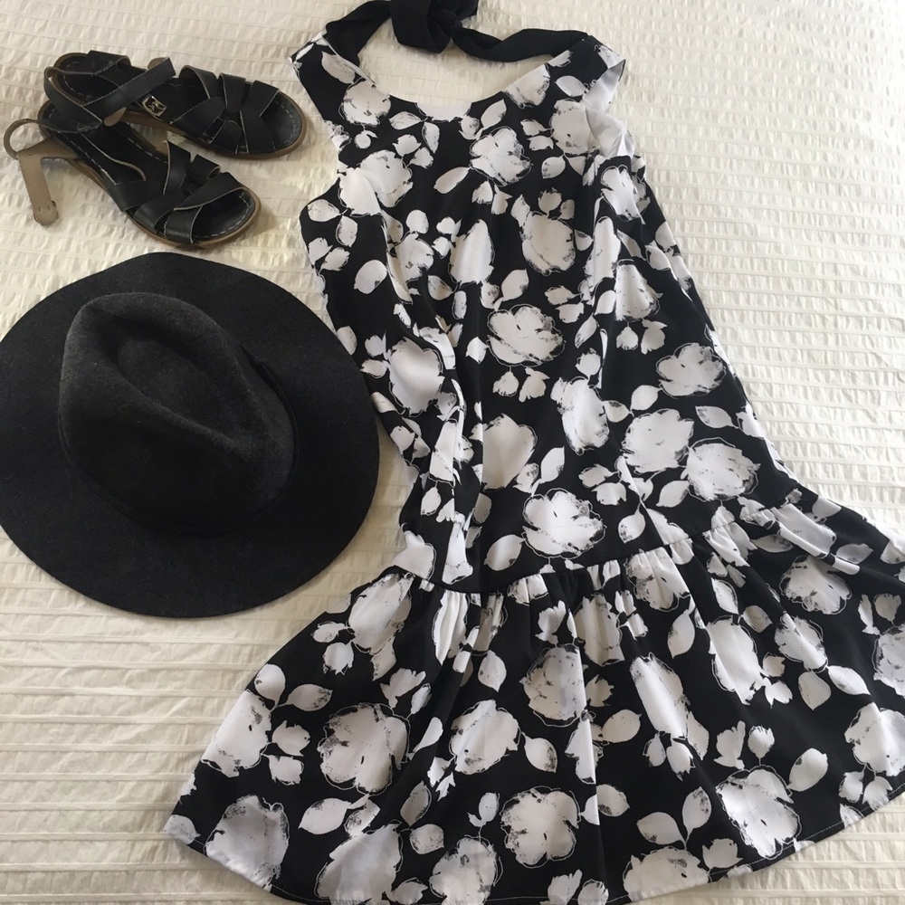 Kensie Drop-Waisted Dress - S