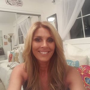 Meet your Posher, Lorraine