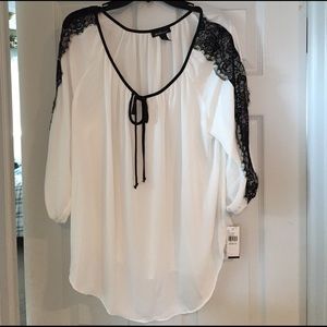 Beautiful bohemian ivory tunic. Size 1X.