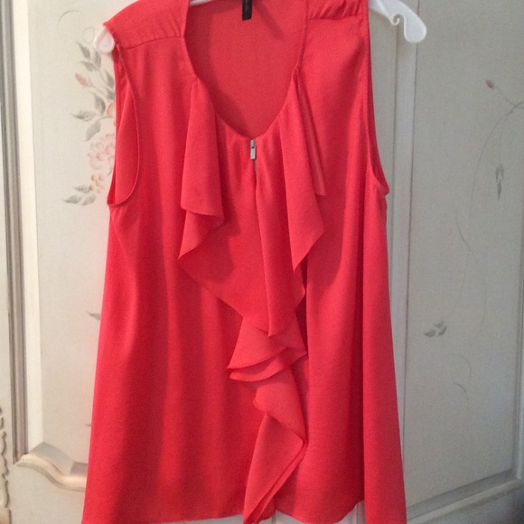 BCBGMaxAzria Tops - NWOT BCBG blouse BCBGMaxAzria Tops - NWOT BCBG blouse