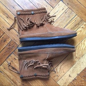 Minnetonka fringe moccasin suede bootie