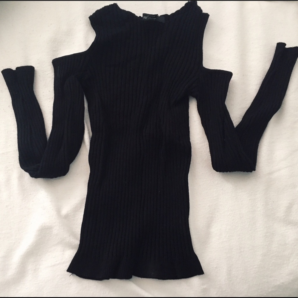 Long sleeve black knit open shoulder top