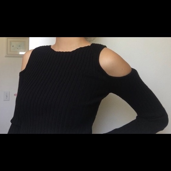 Long sleeve black knit open shoulder top - Picture 2 of 3