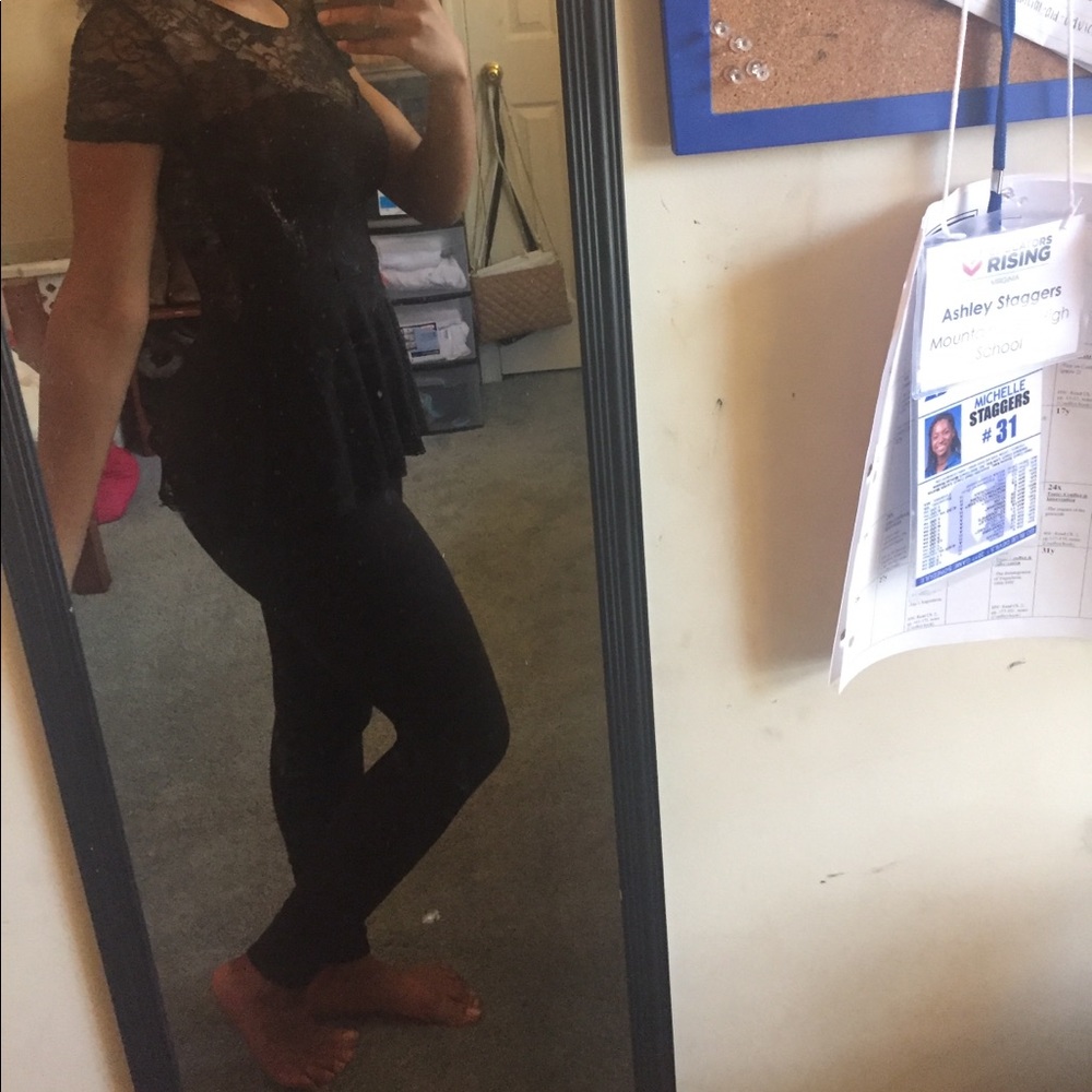 Lace top - Picture 2 of 4