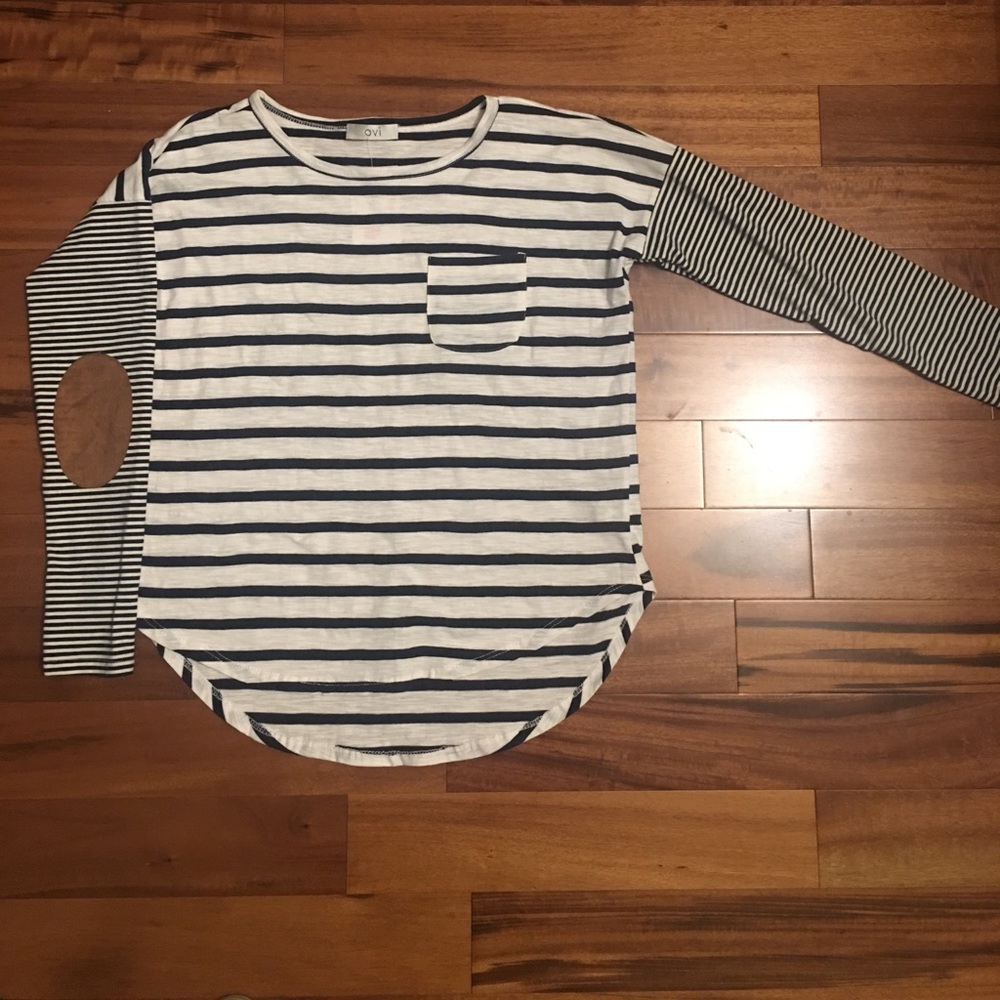NWT Long sleeve light weight shirt.