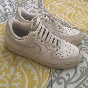 Low top Air Force 1's