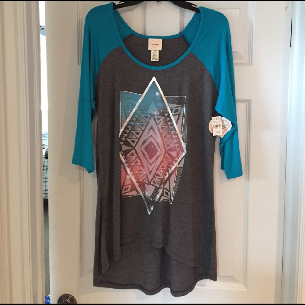 Baseball hi-low tunic. Size XXL. New with tags.