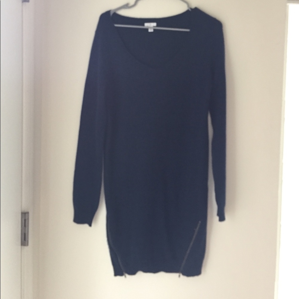 Blue sweater dress with zippers