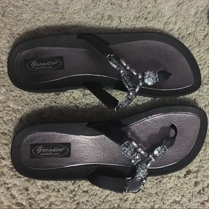 Adorable Grandco sandals!