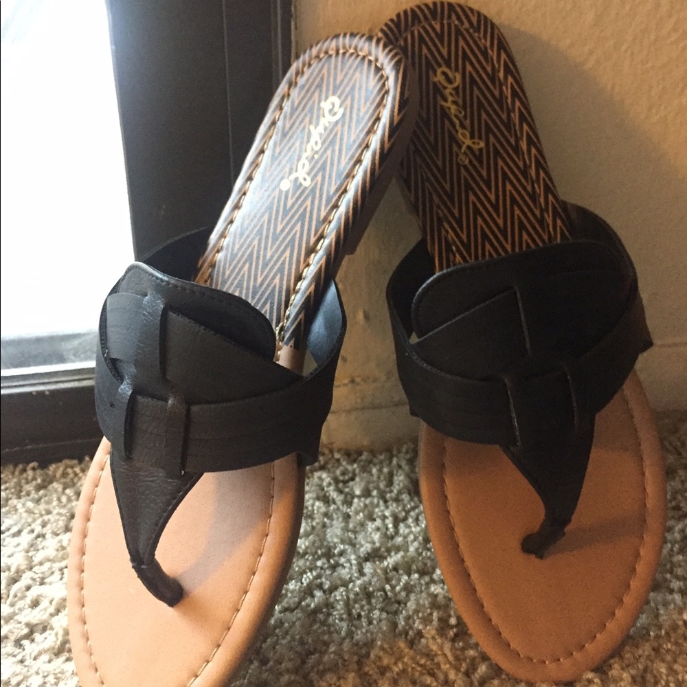 QUPID Slip-on Sandals
