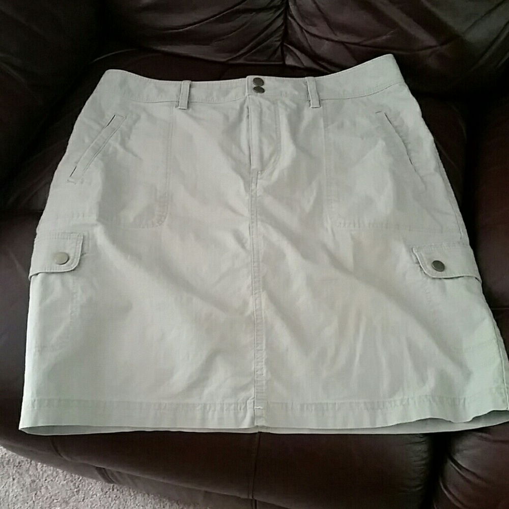 L.L. Bean travel skirt