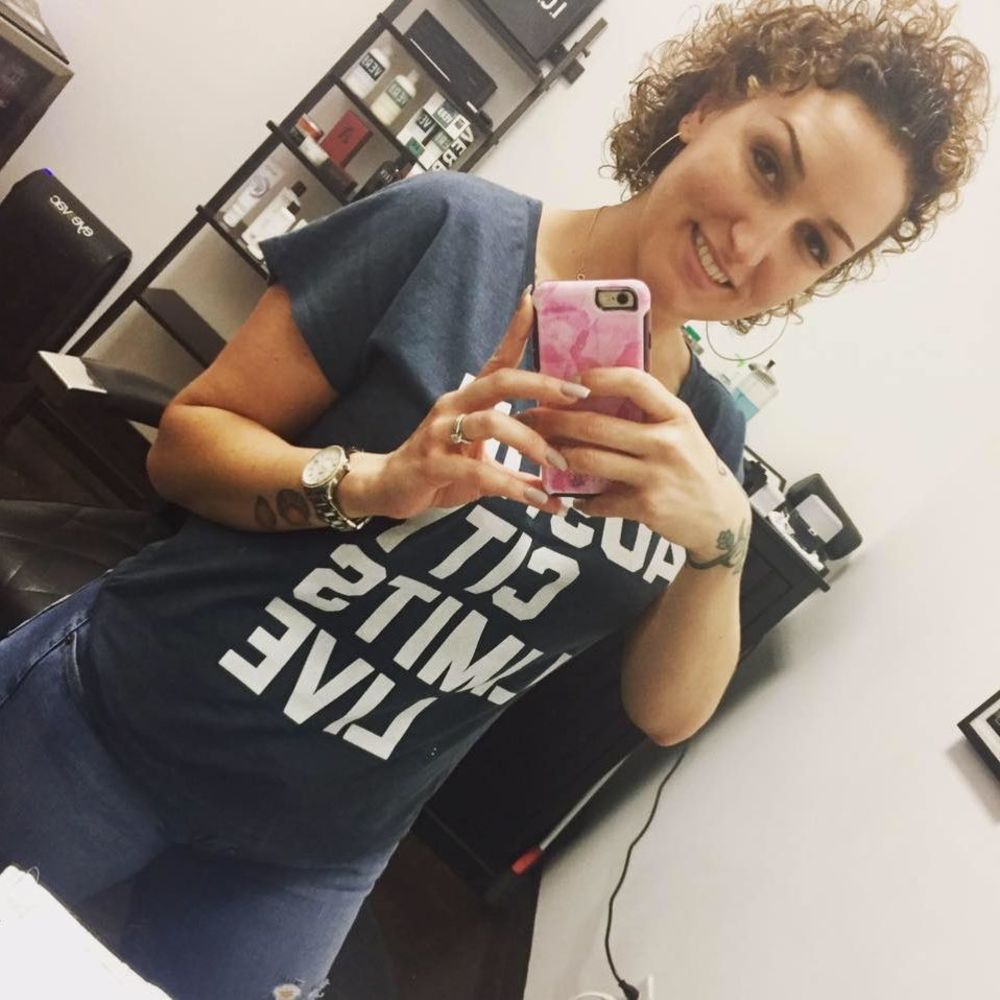 Meet your Posher, Carla