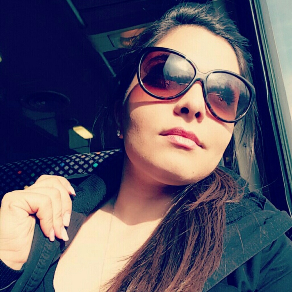 Meet your Posher, Mina