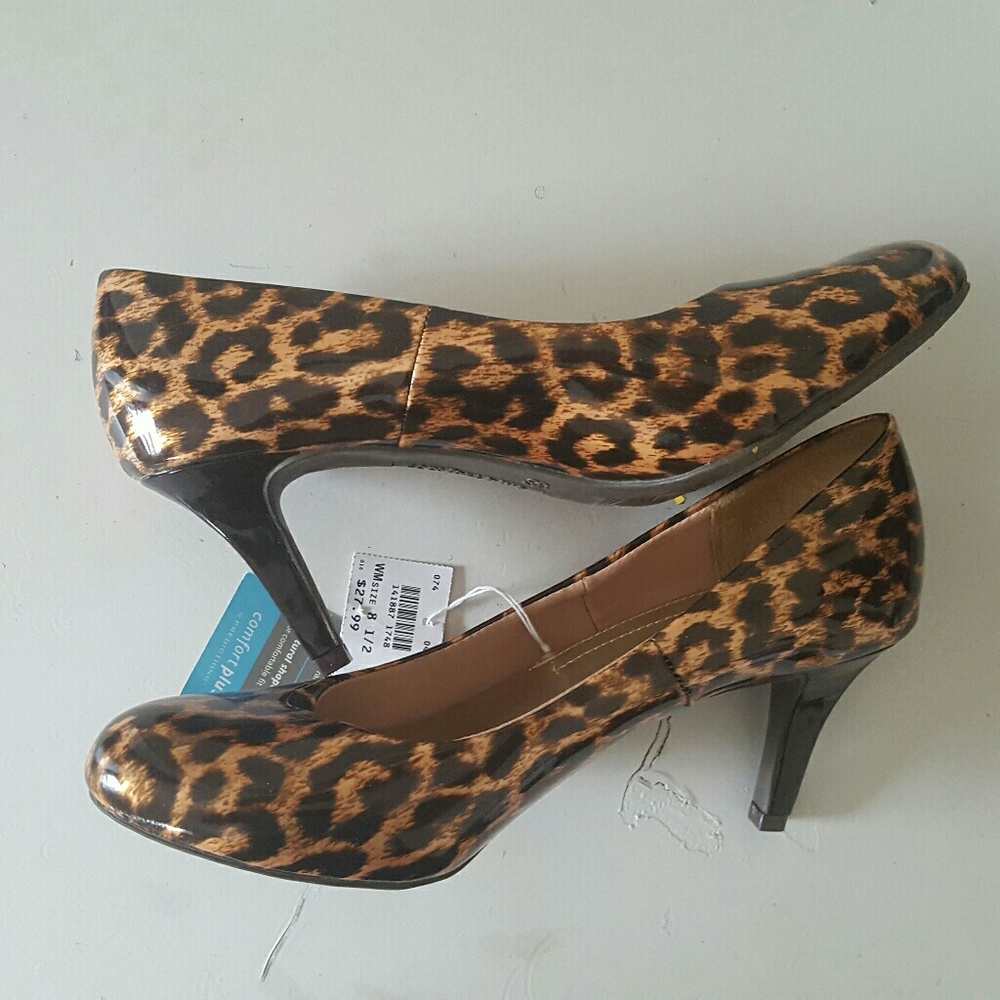 Cheetah heels NWT