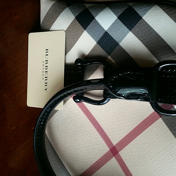 Extra pics of Burberry Satchel - Picture 3 of 4