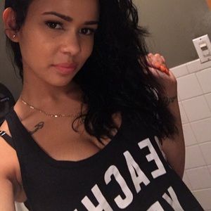 Meet your Posher, Nicole